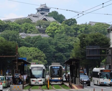 熊本市區交通攻略｜熊本路面電車該如何搭乘？熊本市電路線、搭乘方式、停靠景點、電車一日券詳細介紹
